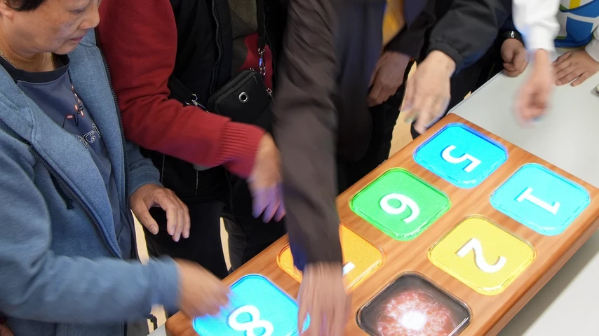 BUTTONS AI can be used for multiple purposes, can be played by multiple people, and covers multiple service scenarios.